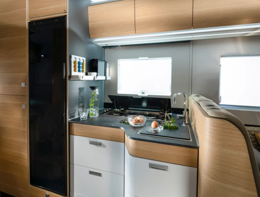 Оренда та продаж автокемперів